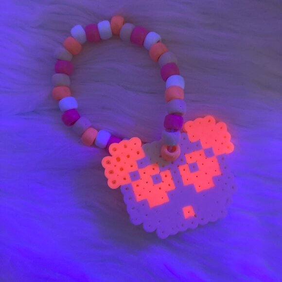 🍒 5/$25 🍒 Peach Panda Rave Kandi Perler Bracelet - Picture 2 of 2